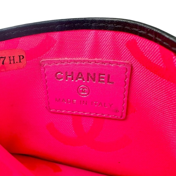 Authentic CHANEL Cambon Black Quilted Smooth Leather & Hot Pink Card Holder - Picture 3 of 14